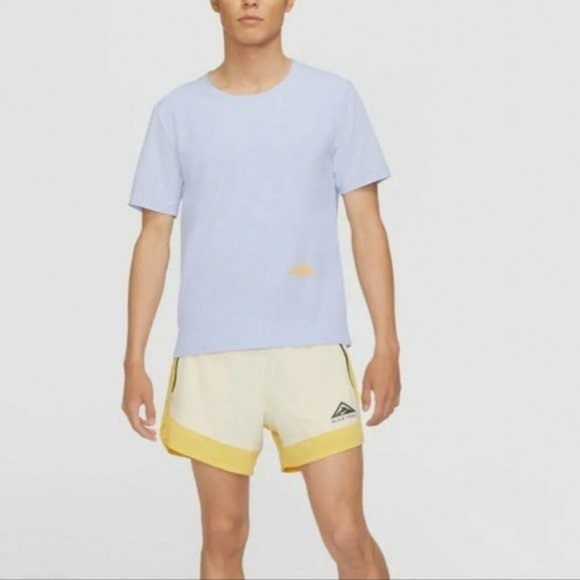 NWT Men's Nike trail running top! - Picture 3 of 7
